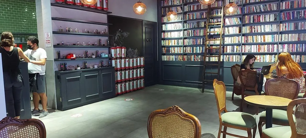 Beylikduzu Huzurlu Aile Yasam Sitesi Ful Donanimli Ev Apartment Istanbul
